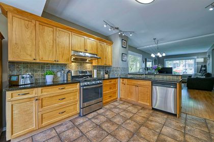 261-e-4th-street-lower-lonsdale-north-vancouver-11 at 261 E 4th Street, Lower Lonsdale, North Vancouver