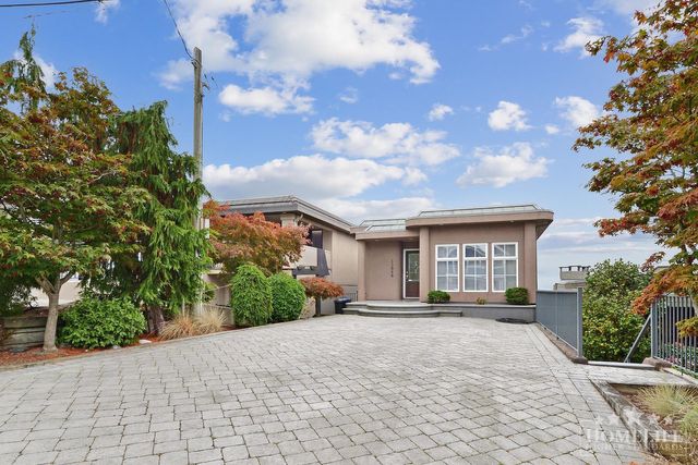 15080-beachview-avenue-white-rock-south-surrey-white-rock-02 at 15080 Beachview Avenue, White Rock, South Surrey White Rock