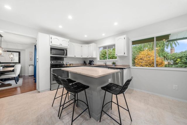 15560-vista-drive-white-rock-south-surrey-white-rock-14 at 15560 Vista Drive, White Rock, South Surrey White Rock