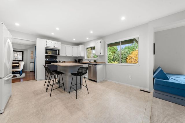 15560-vista-drive-white-rock-south-surrey-white-rock-18 at 15560 Vista Drive, White Rock, South Surrey White Rock