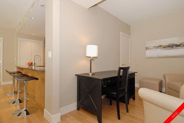 badge_image8 at 703 - 1473 Johnston Road, White Rock, South Surrey White Rock