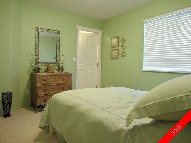 badge_image6 at 14974 59th Avenue, Sullivan Station, Surrey