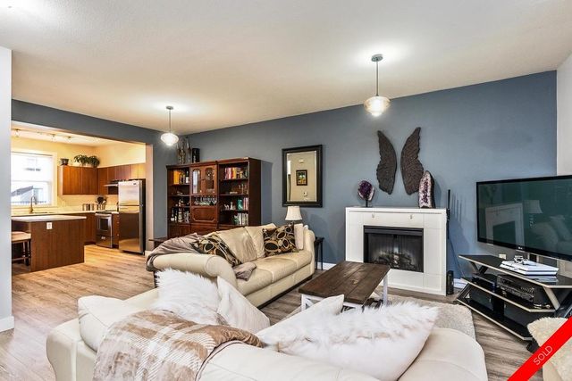 badge_image16 at 8 - 15075 60th Avenue, Sullivan Station, Surrey