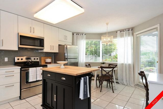 badge_image22 at 15 - 1442 Foster Street, White Rock, South Surrey White Rock