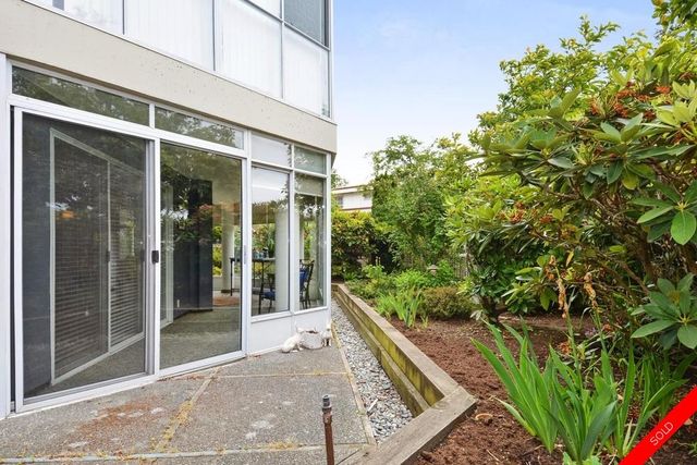 badge_image25 at 15 - 1442 Foster Street, White Rock, South Surrey White Rock