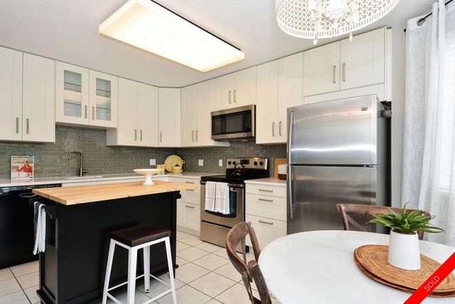 badge_image27 at 15 - 1442 Foster Street, White Rock, South Surrey White Rock