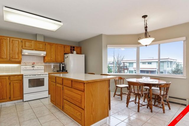 badge_image11 at 215 - 1442 Foster Street, White Rock, South Surrey White Rock