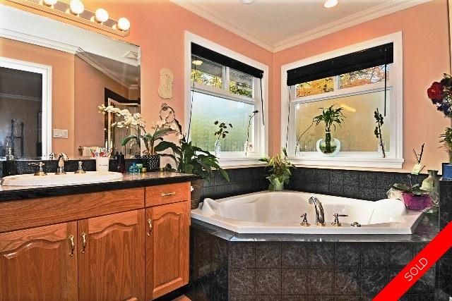 badge_image11 at 2838 132nd Street, Elgin Chantrell, South Surrey White Rock