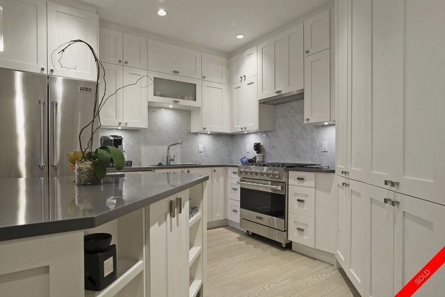 badge_image15 at 404 - 14855 Thrift Avenue, White Rock, South Surrey White Rock