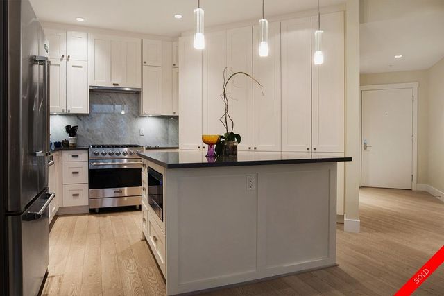 badge_image5 at 404 - 14855 Thrift Avenue, White Rock, South Surrey White Rock