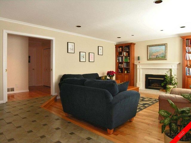 badge_image11 at 13842 20th Avenue, Sunnyside Park Surrey, South Surrey White Rock