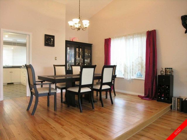 badge_image6 at 13842 20th Avenue, Sunnyside Park Surrey, South Surrey White Rock