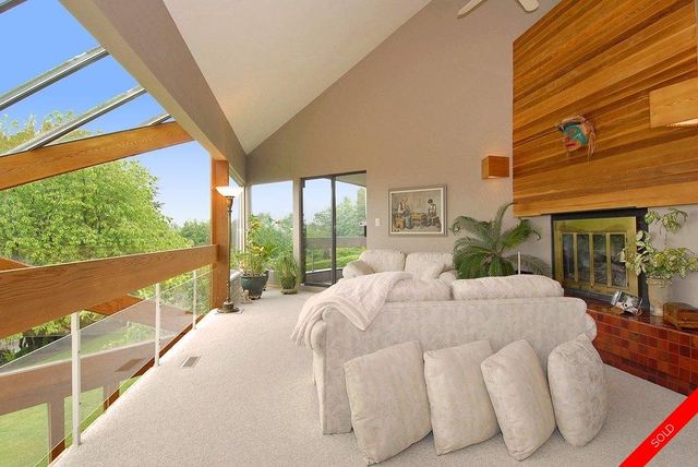 badge_image19 at 1835 Redwood Drive, Hazelmere, South Surrey White Rock