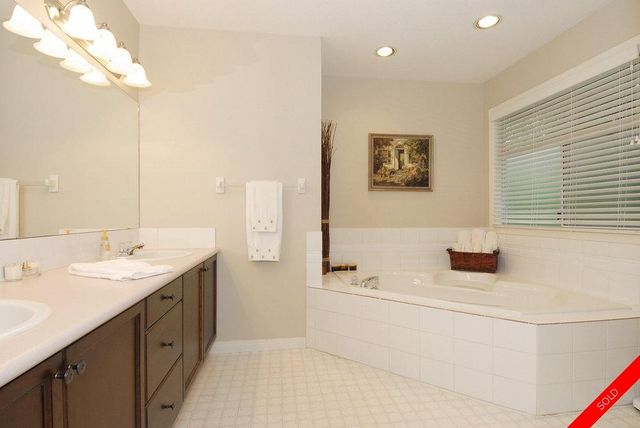 badge_image20 at 2922 145a Street, Elgin Chantrell, South Surrey White Rock