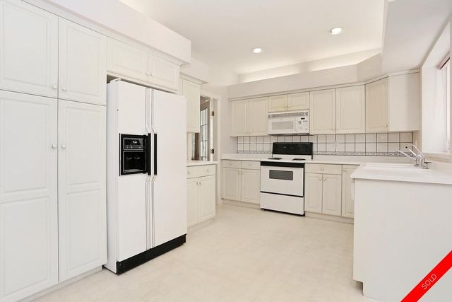 badge_image17 at 1611 134 Street, Crescent Bch Ocean Pk., South Surrey White Rock