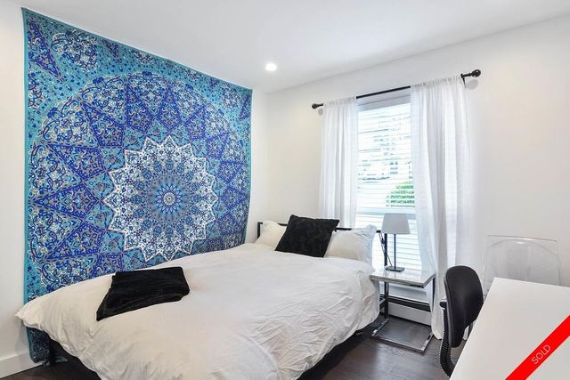 badge_image10 at 1195 Oxford Street, White Rock, South Surrey White Rock