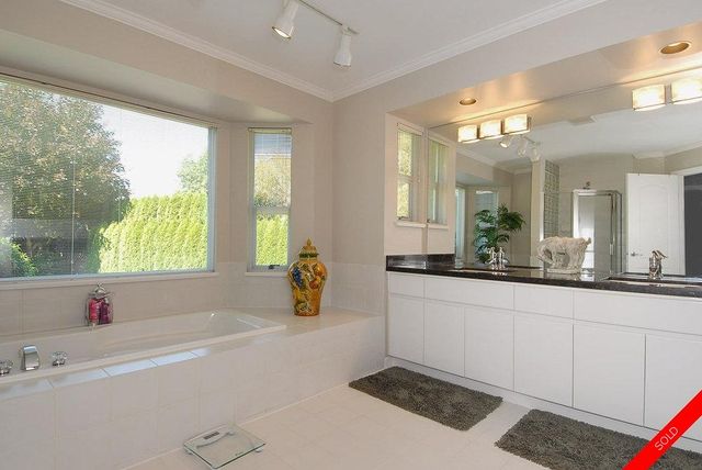 badge_image15 at 14133 30a Avenue, Elgin Chantrell, South Surrey White Rock