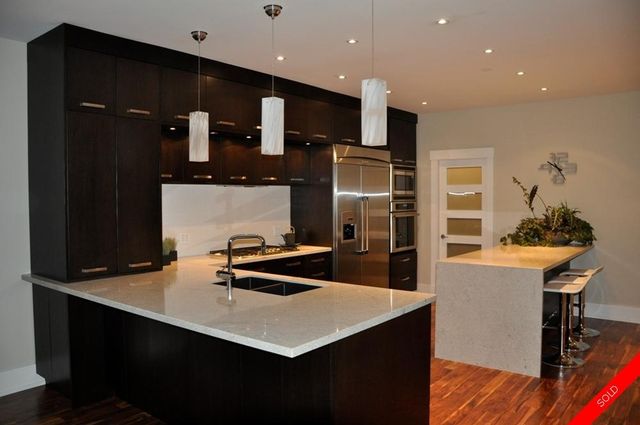 badge_image40 at 866 Hagbood Street, White Rock, South Surrey White Rock