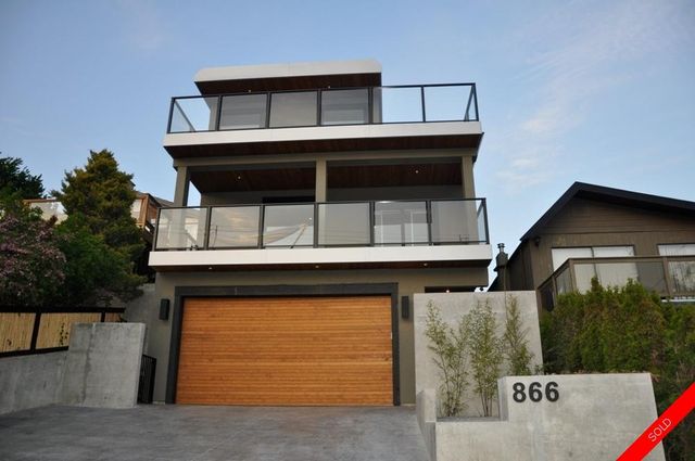 badge_image43 at 866 Hagbood Street, White Rock, South Surrey White Rock