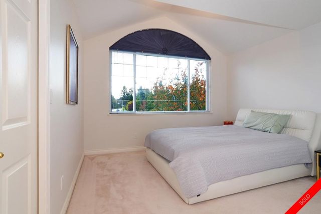 badge_image8 at 2348 133rd Street, Elgin Chantrell, South Surrey White Rock