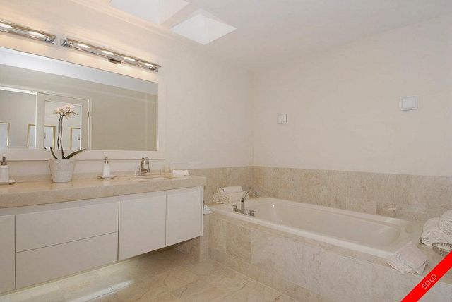 badge_image4 at 14933 Blackwood Lane, White Rock, South Surrey White Rock