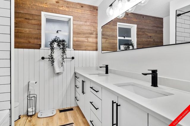 badge_image28 at 3513 199a Street, Brookswood Langley, Langley