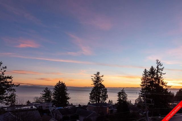 badge_image2 at 301 - 14855 Thrift Avenue, White Rock, South Surrey White Rock