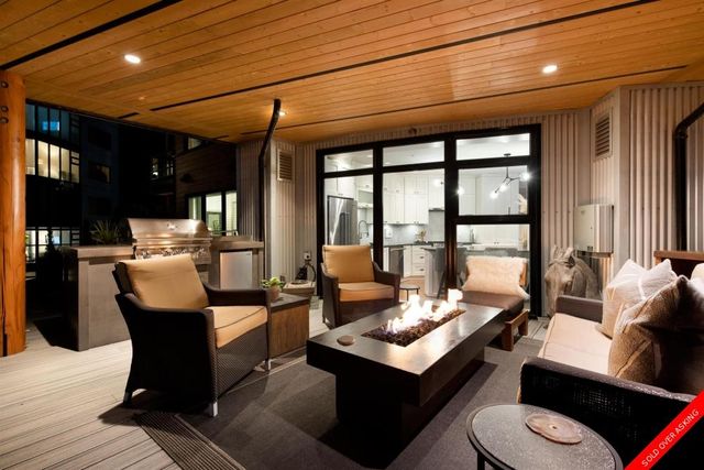 badge_image20 at 301 - 14855 Thrift Avenue, White Rock, South Surrey White Rock