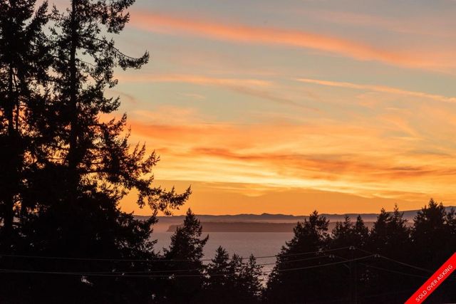 badge_image36 at 301 - 14855 Thrift Avenue, White Rock, South Surrey White Rock