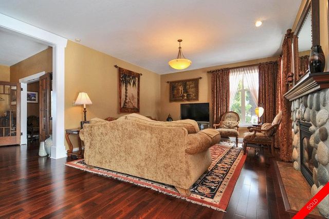 badge_image20 at 13982 22a Avenue, Elgin Chantrell, South Surrey White Rock