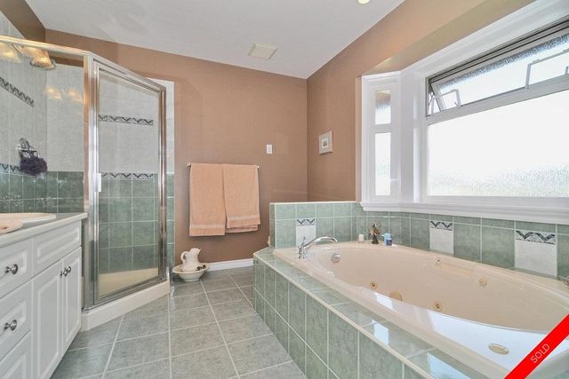 badge_image19 at 13932 21a Avenue, Elgin Chantrell, South Surrey White Rock