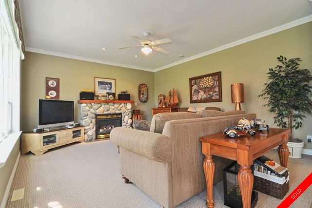 badge_image9 at 13932 21a Avenue, Elgin Chantrell, South Surrey White Rock