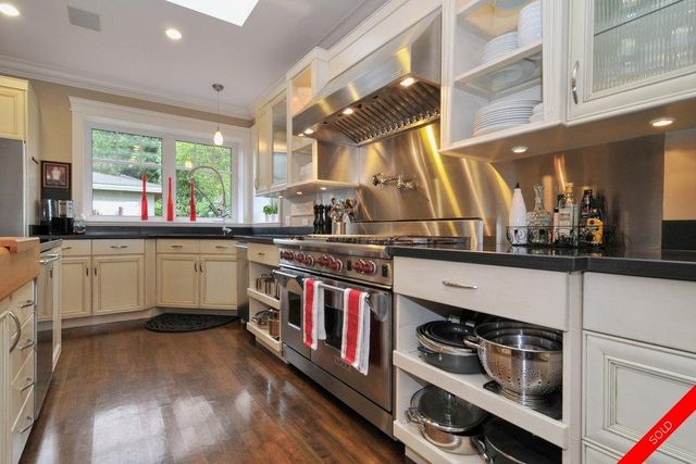 badge_image25 at 1838 126th Street, Crescent Bch Ocean Pk., South Surrey White Rock