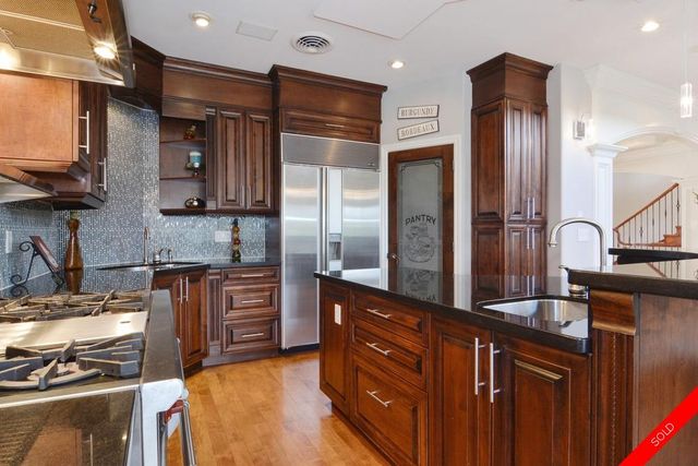 badge_image5 at 15981 Humberside Avenue, Morgan Creek, South Surrey White Rock