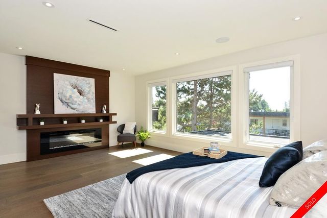 badge_image25 at 13716 Coldicutt Avenue, White Rock, South Surrey White Rock