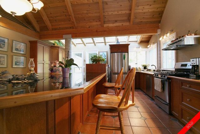 badge_image12 at 13097 28th Avenue, Sunnyside Park Surrey, South Surrey White Rock