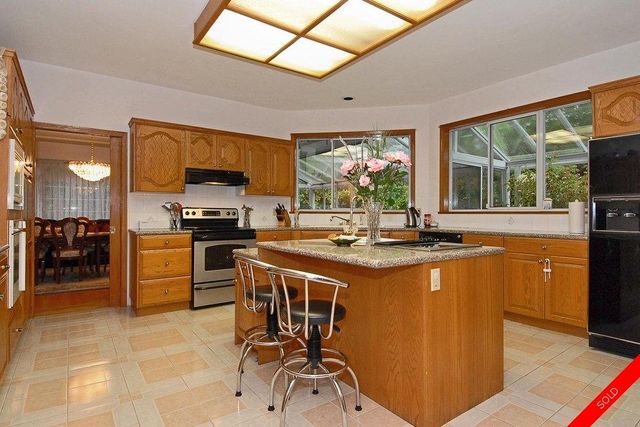 badge_image5 at 1121 King George Highway, King George Corridor, South Surrey White Rock