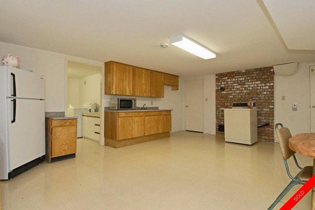 badge_image9 at 1121 King George Highway, King George Corridor, South Surrey White Rock