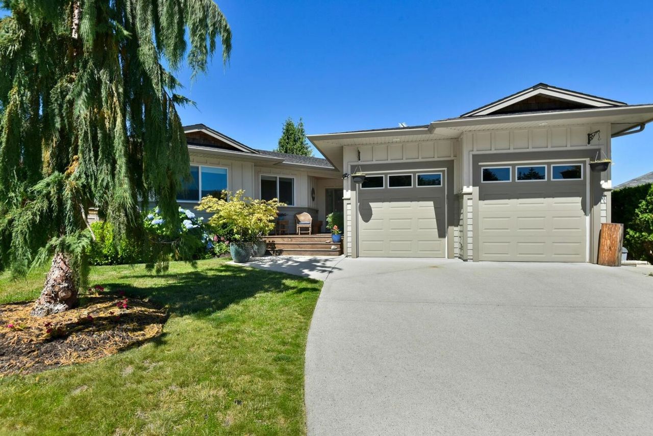 6387 Piper Place, Sechelt District, Sunshine Coast 