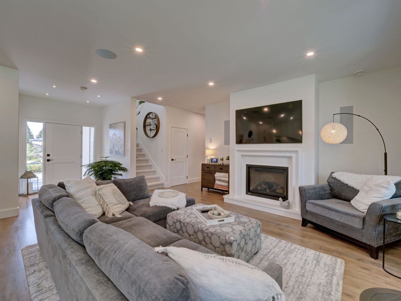 1414-sunrise-place-gibsons-area-sunshine-coast-12 at 1414 Sunrise Place, Gibsons & Area, Sunshine Coast