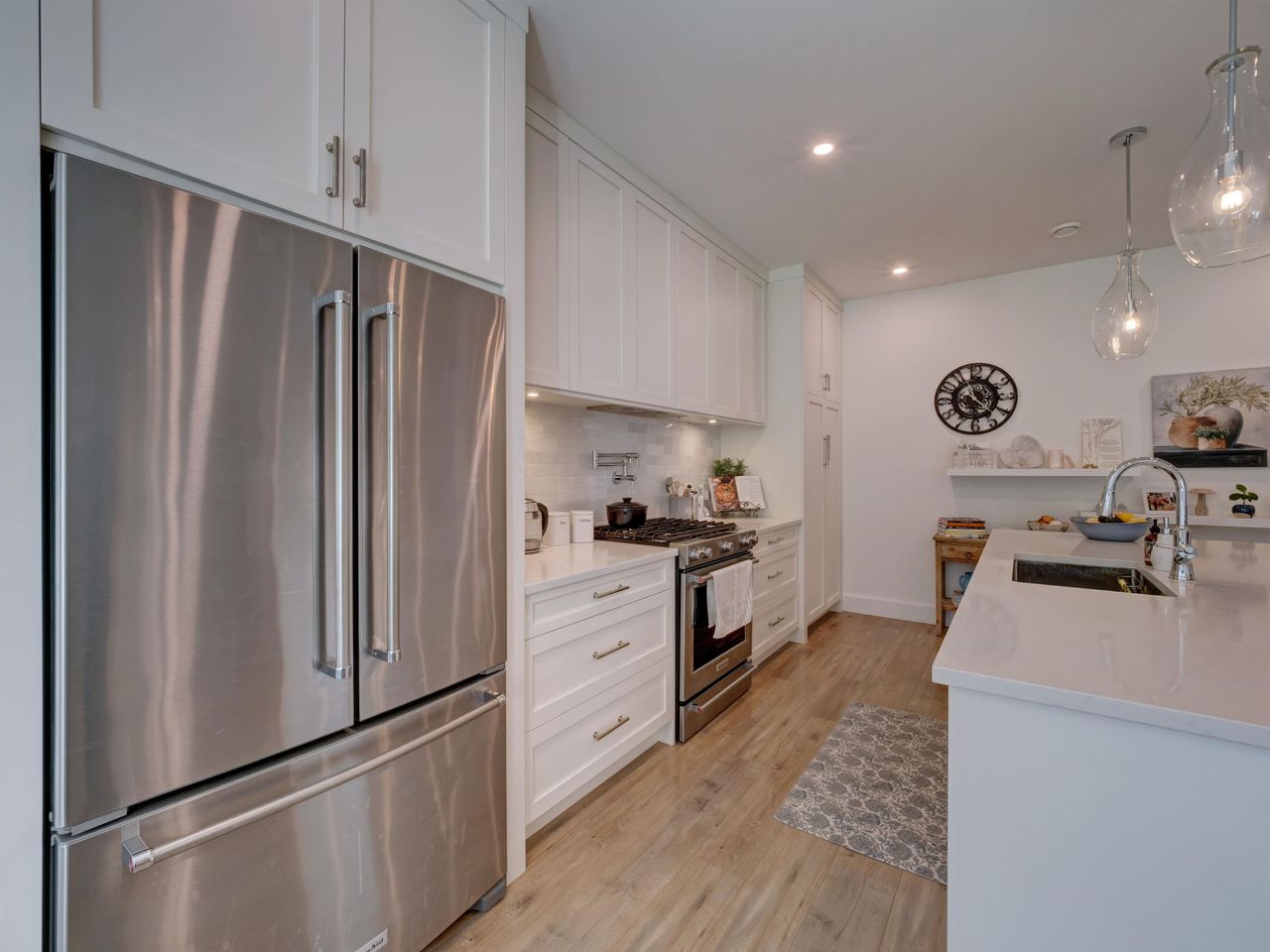 1414-sunrise-place-gibsons-area-sunshine-coast-21 at 1414 Sunrise Place, Gibsons & Area, Sunshine Coast