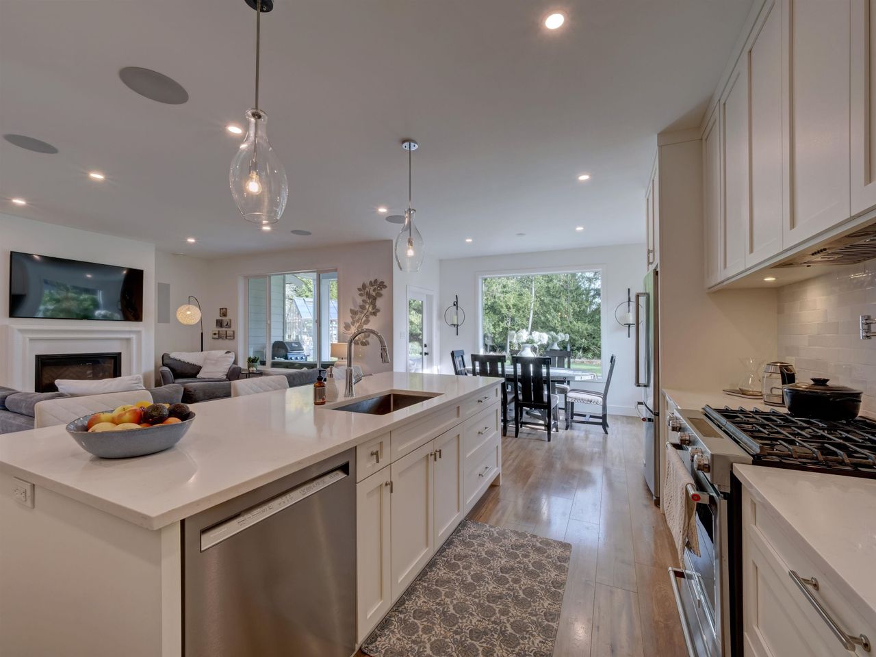 1414-sunrise-place-gibsons-area-sunshine-coast-23 at 1414 Sunrise Place, Gibsons & Area, Sunshine Coast