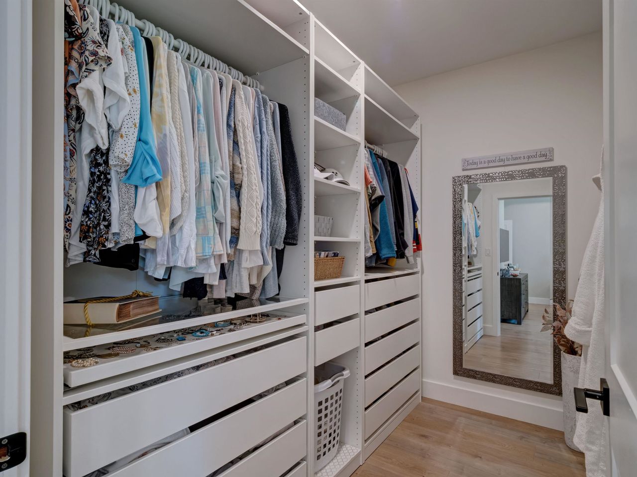 1414-sunrise-place-gibsons-area-sunshine-coast-28 at 1414 Sunrise Place, Gibsons & Area, Sunshine Coast