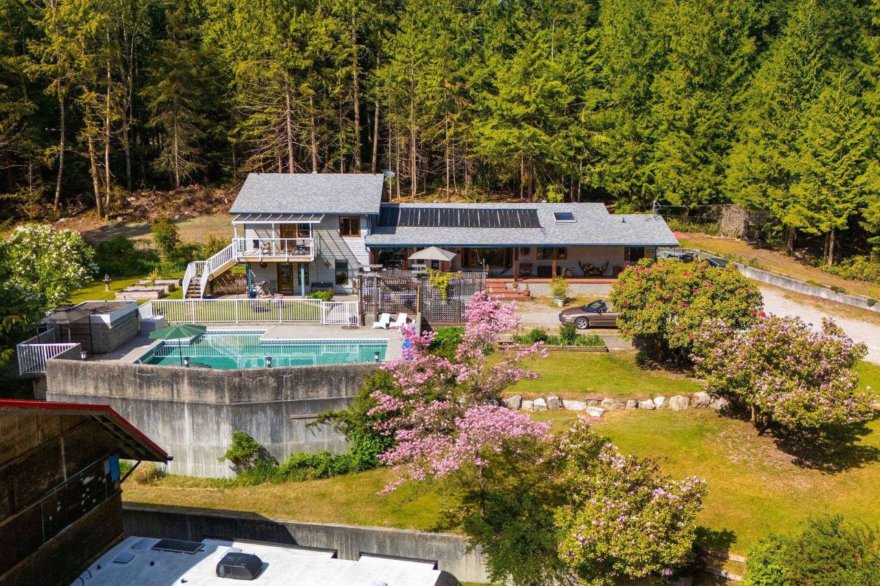 3318-42-linwood-road-roberts-creek-sunshine-coast-03 at 3318-42 Linwood Road, Roberts Creek, Sunshine Coast