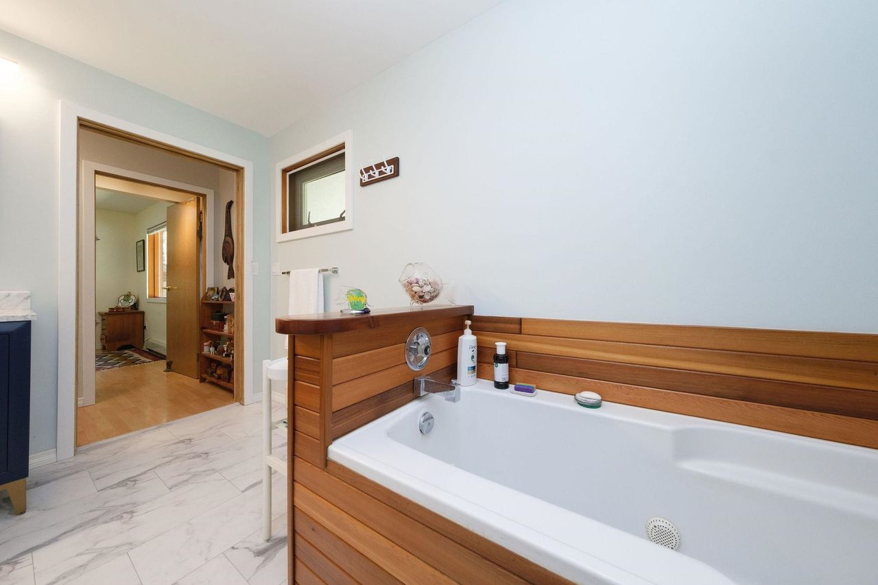 3318-42-linwood-road-roberts-creek-sunshine-coast-14 at 3318-42 Linwood Road, Roberts Creek, Sunshine Coast