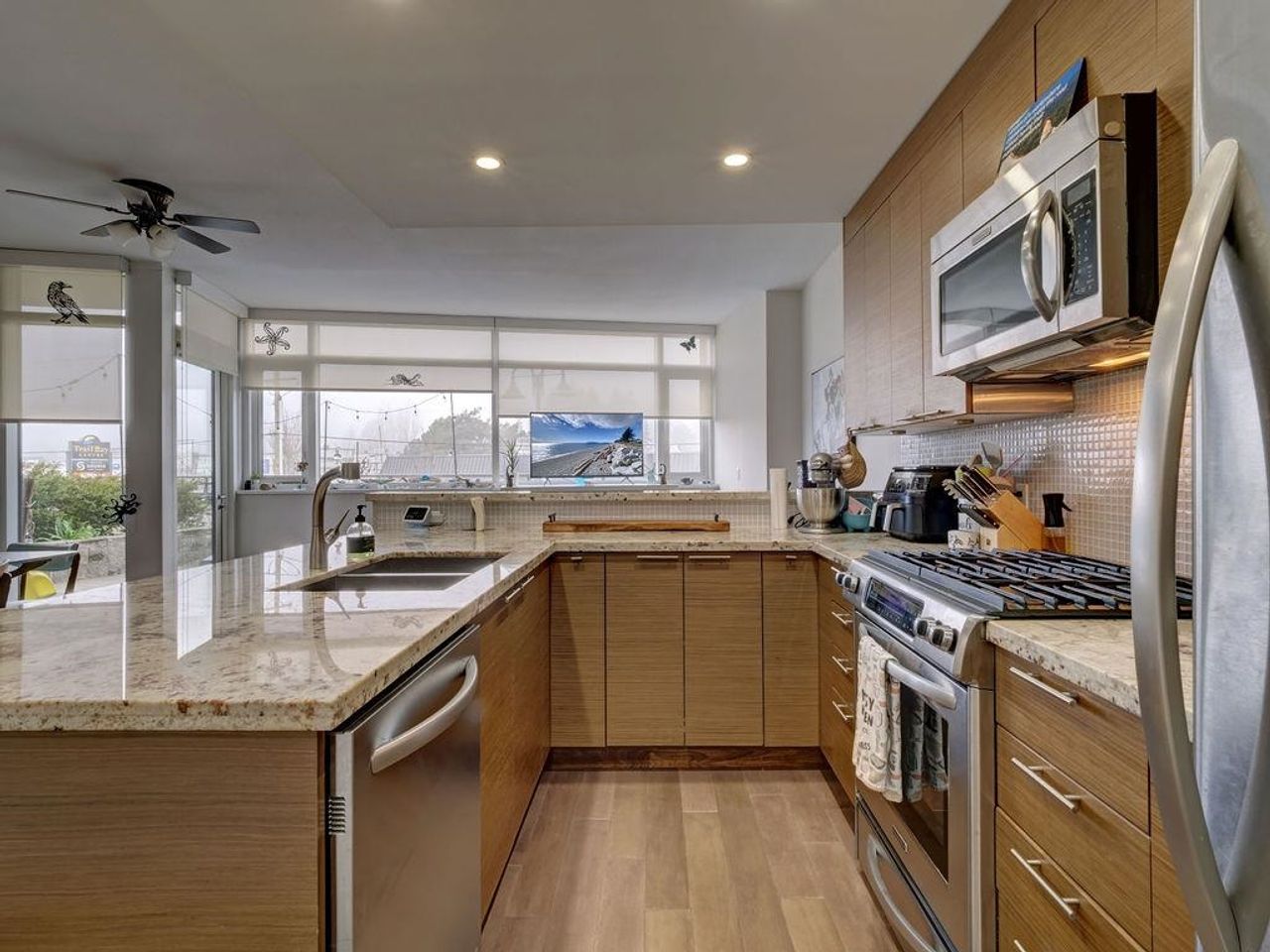 5725-teredo-street-sechelt-district-sunshine-coast-03 at 210 - 5725 Teredo Street, Sechelt District, Sunshine Coast