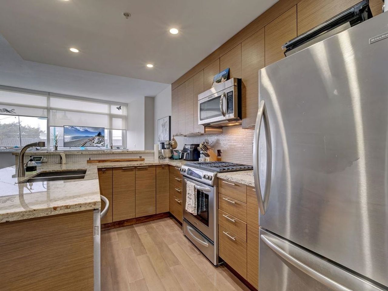 5725-teredo-street-sechelt-district-sunshine-coast-04 at 210 - 5725 Teredo Street, Sechelt District, Sunshine Coast