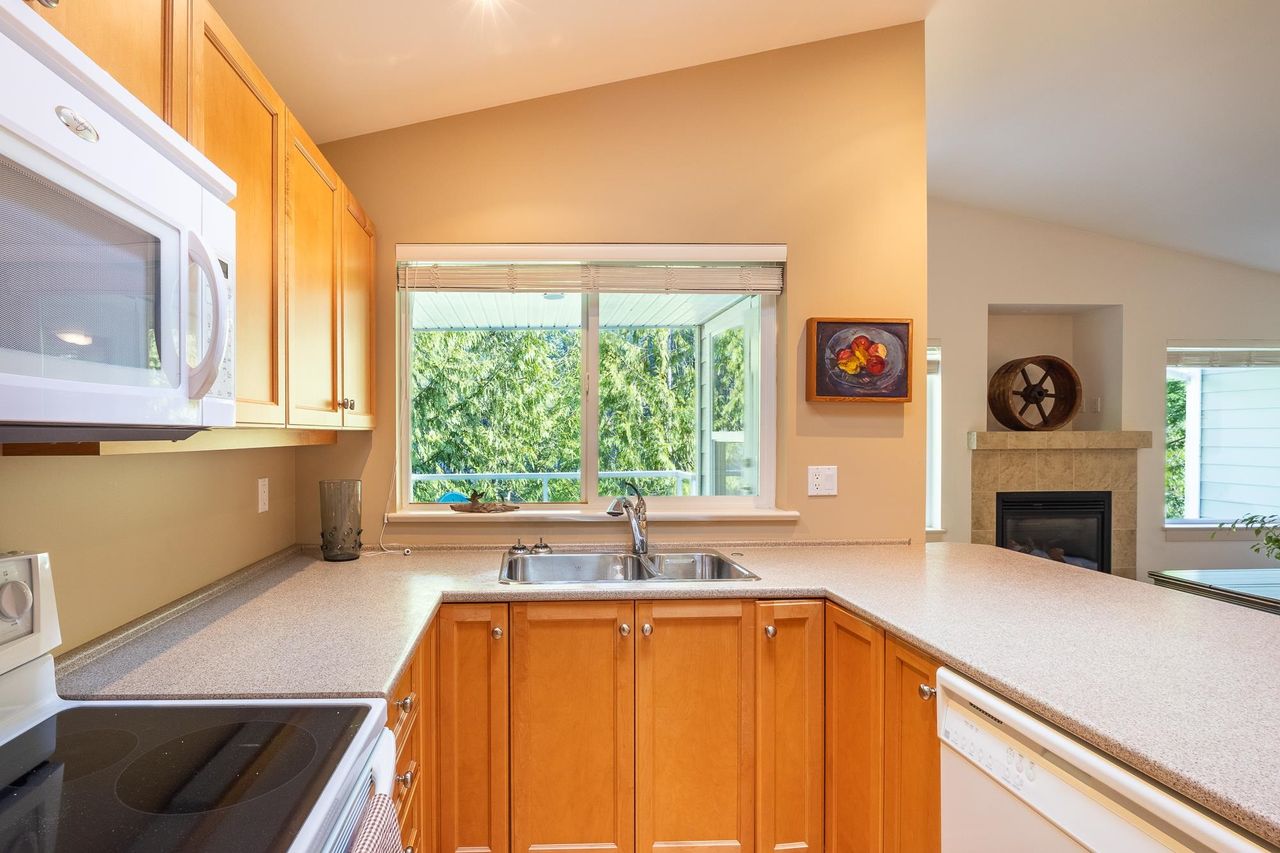 12710-lagoon-road-pender-harbour-egmont-sunshine-coast-09 at 9 - 12710 Lagoon Road, Pender Harbour Egmont, Sunshine Coast