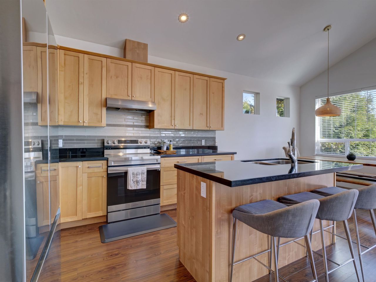 825-bayview-heights-road-gibsons-area-sunshine-coast-11 at 825 Bayview Heights Road, Gibsons & Area, Sunshine Coast