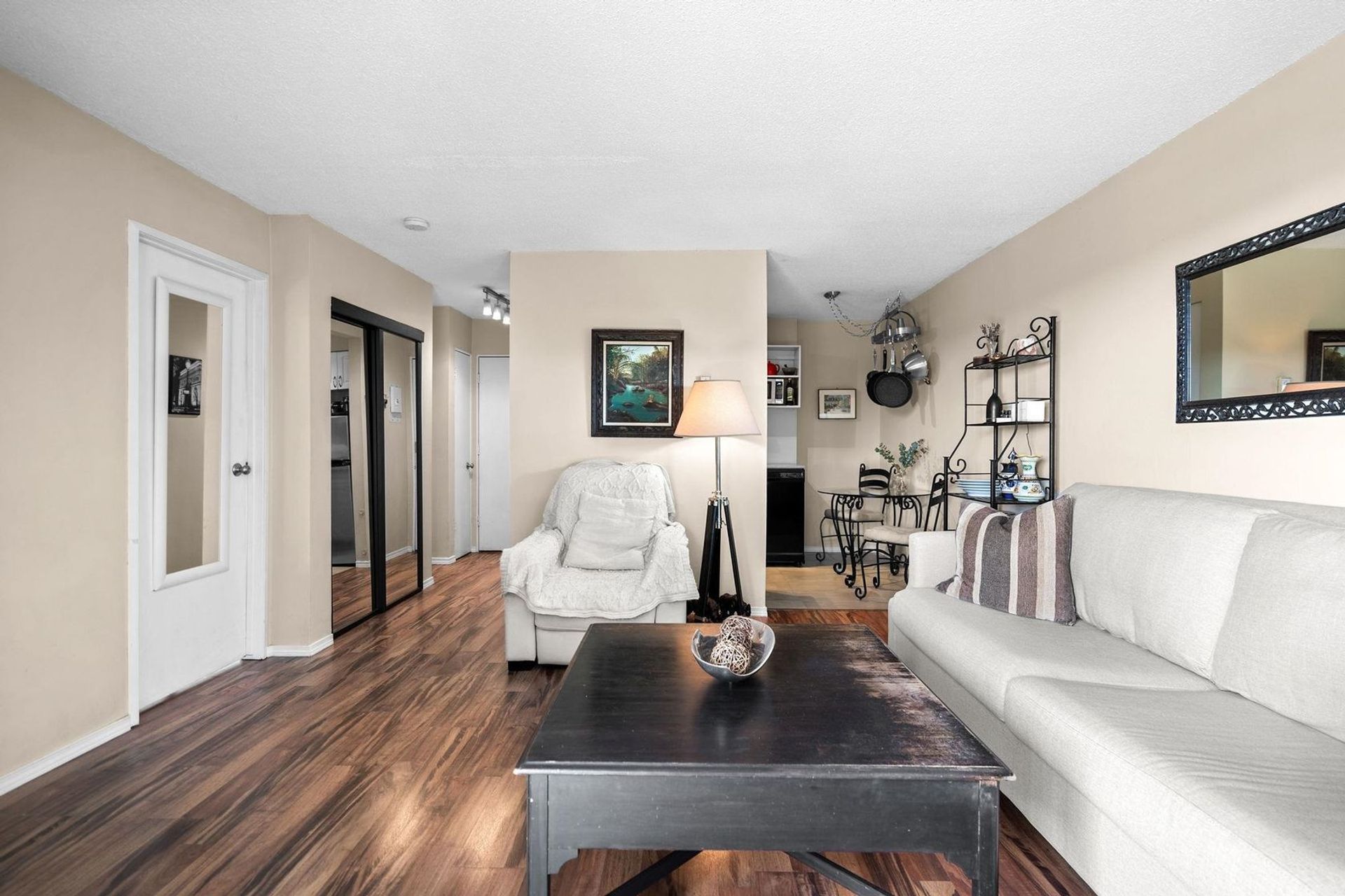 175-e-4th-street-lower-lonsdale-north-vancouver-05 at 212 - 175 E 4th Street, Lower Lonsdale, North Vancouver 175-e-4th-street-lower-lonsdale-north-vancouver-05 at 212 - 175 E 4th Street, Lower Lonsdale, North Vancouver